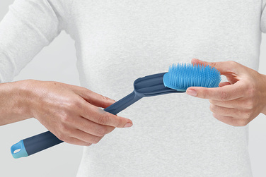 Щітка з ручкою і скрубер, 2 предмета, синя CleanTech Joseph Joseph