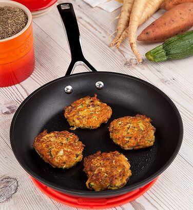 Cковорода 22 см плоска з антипригарним покриттям, чорна Le Creuset