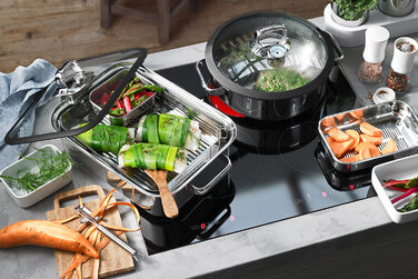 Жаровня кругла з кришкою і паровою корзиною 28 см Vitalis WMF