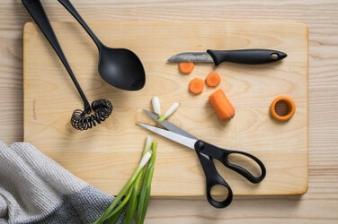Нож для сыра Fiskars Essential (1065588)
