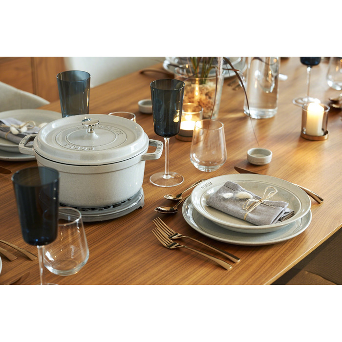 Каструля / жаровня 28 см з кришкою біла La Mer Staub