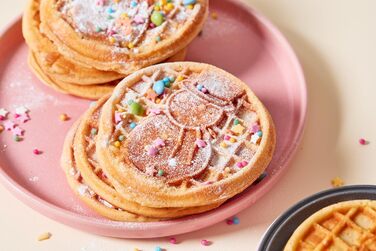 Міні-вафельниця з принтом сніговика 550 Вт, рожева Bestron