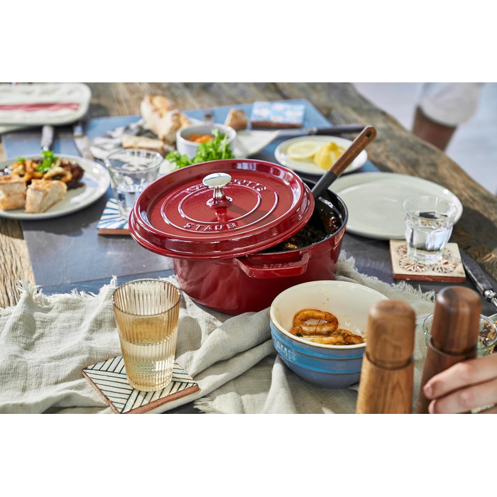 Кокот круглый 24 см, бордо Staub