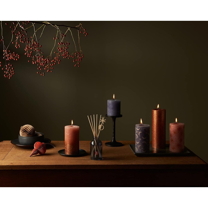 Свічки Bolsius Rustic Pillar - Оливково-зелені - Набір з 4 шт. - Декоративні побутові свічки - Час горіння 60 годин - Без запаху - Натуральний рослинний віск - Без пальмової олії - Оливково-зелені (8 x 7 см, темно-сині)