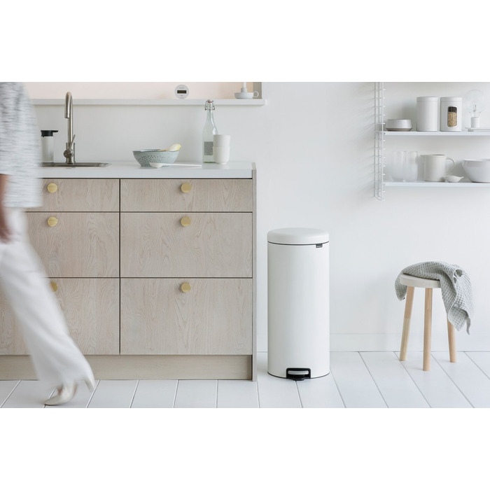 Сміттєвий бак з педаллю 30 л Brabantia