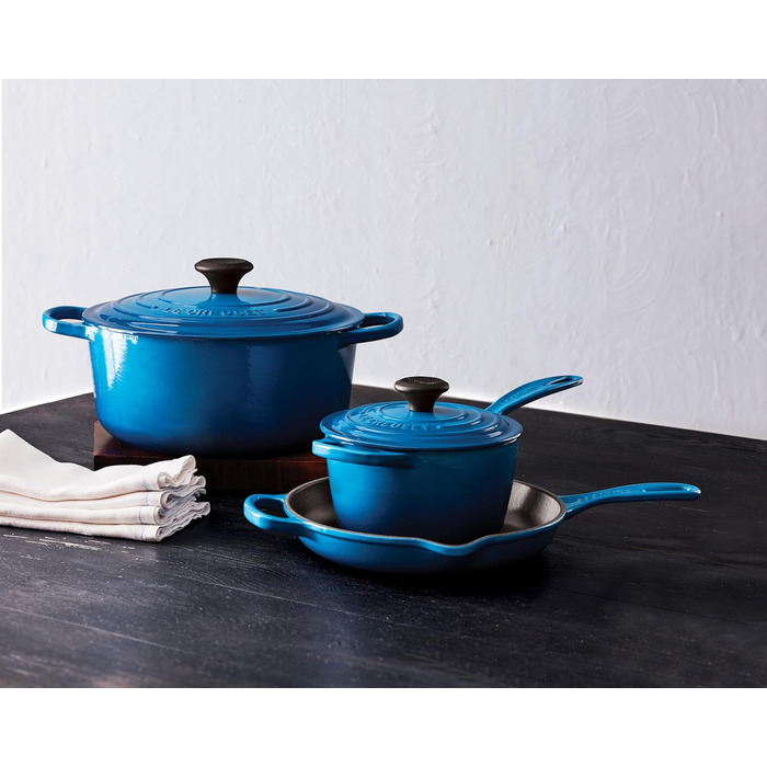 Чавунна сковорода LE CREUSET Signature, кругла, Ø Для всіх типів плит, вкл. Підходить для індукції, 1,93 кг, Гранат, 20182239490422 (Марсель, 23 см)
