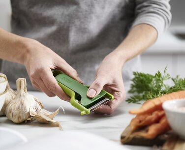 Овочечистка Зелена SafeStore Joseph Joseph