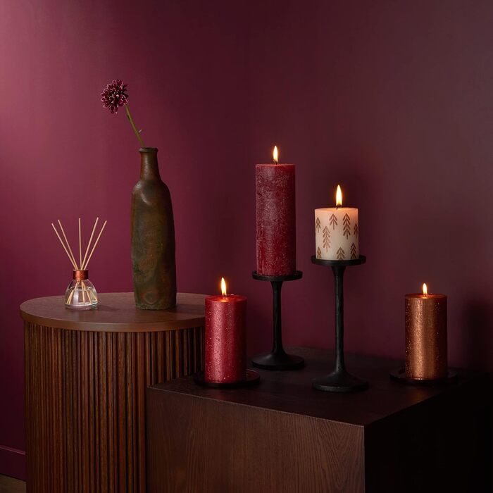 Свічки Bolsius Rustic Pillar - Оливково-зелені - Набір з 4 шт. - Декоративні побутові свічки - Час горіння 60 годин - Без запаху - Натуральний рослинний віск - Без пальмової олії - Оливково-зелені (13 x 7 см, червоні)