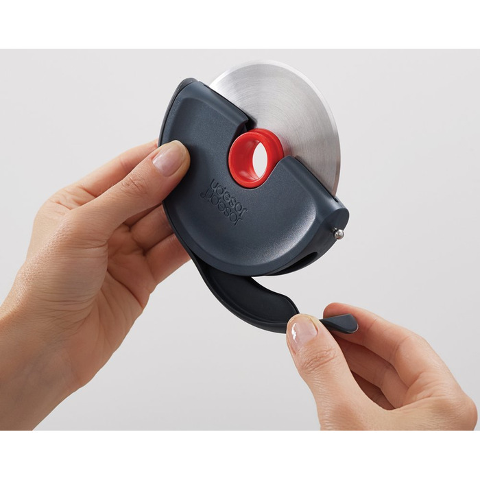 Нож для пиццы серый Disc Joseph Joseph