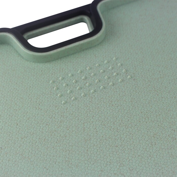 Разделочная доска Fissman 28x34x1,8 см пластик+ТПР (8054)