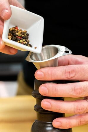 Помел регулюється від дрібного до грубого, Керамічна шліфувальна машина Zassenhaus Зроблено в Німеччині , Ідеально підходить для великих кількостей , Вже попередньо наповнений