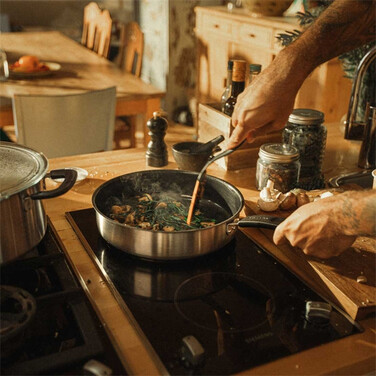 Сотейник с крышкой Fiskars Functional Form 26 см (1072314)