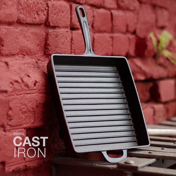 Квадратна пательня-гриль Fissman 28х4,7 см з ручкою (4137)