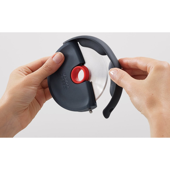 Нож для пиццы серый Disc Joseph Joseph