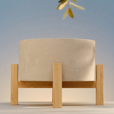 Свічка у кашпо Bougies La Française BETON на дерев'яній підставці, лемонграс, 21 х 15 см, 930 г