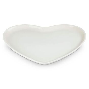 Блюдо сервировочное в форме сердца 32см, бежевое Heart Le Creuset
