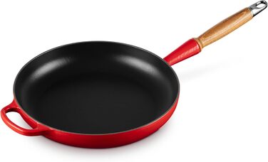 Сковорода чугунная 26 см с деревянной ручкой, вишнево-красный Signature Le Creuset