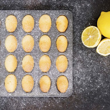 Форма для випікання печива мадлен Kitchen Craft MASTERCLASS, 27 х 21 см