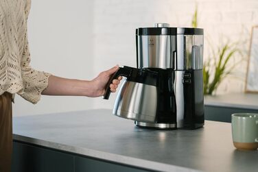 Кавоварка з фільтром, чорна, з термоглечиком Melitta