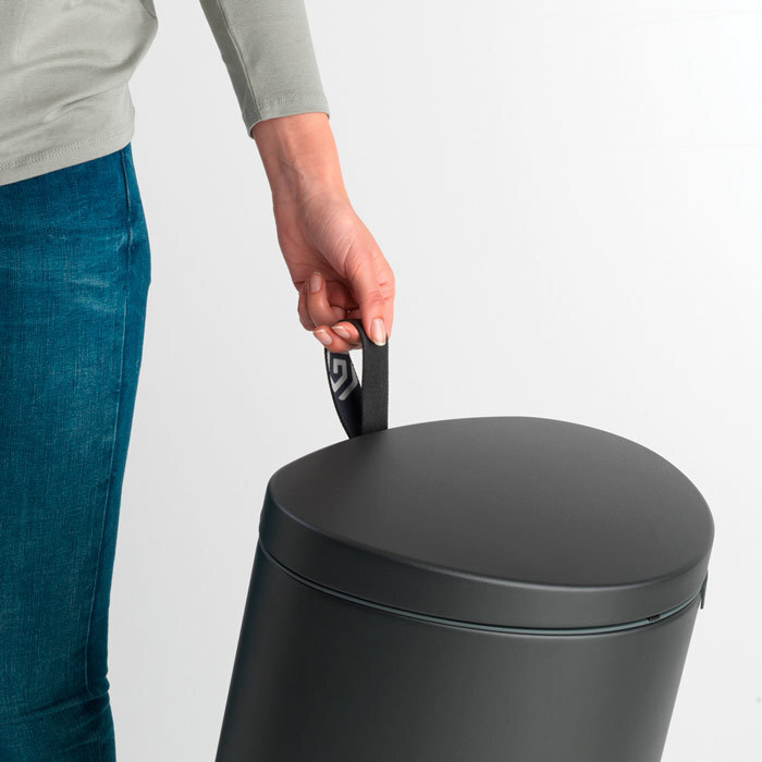 Сміттєвий бак з педаллю 30 л, безшумний мінерально-графітовий Flatback + Brabantia