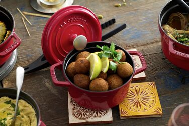 Кокот круглый 20 см, вишневый Staub