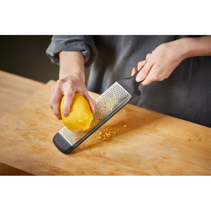 Терка Fiskars Functional Form мелкая для цедры лимона, имбиря, шоколада (1014412)