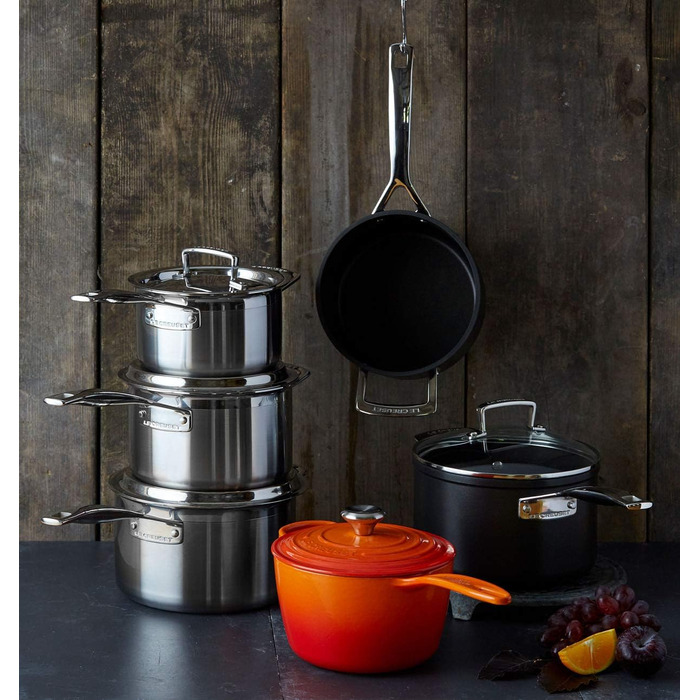 Чавунний сотейник Ø 20 см, 2,5 л з кришкою, полум'яно-червоний Signature Le Creuset