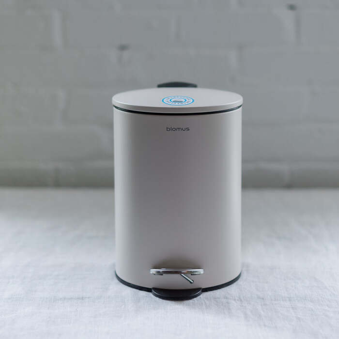 Відро для сміття з педаллю 3 л біле Tubo Blomus