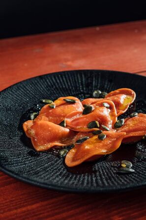 Тарілка меламінова 33 см, чорна NERO APS