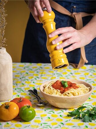 Мельница для соли Paris u'Select 22 см - ParisRama - 6 предустановленных помолов - Изготовлен из древесины, сертифицированной PEFC - Французское ноу-хау - (Шафраново-желтый лак)