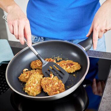 Лопатка 34 см с прорезями Basic Line Rosle