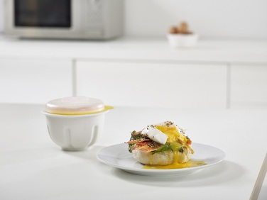 Форма для приготування яєць пашот в мікрохвильовій печі M-Poach Joseph Joseph