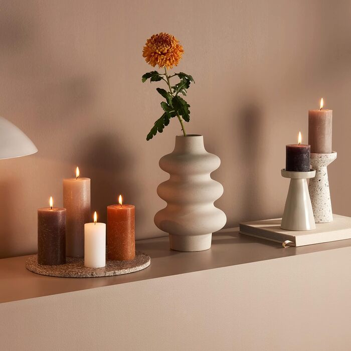 Свічки Bolsius Rustic Pillar - Оливково-зелені - Набір з 4 шт. - Декоративні побутові свічки - Час горіння 60 годин - Без запаху - Натуральний рослинний віск - Без пальмової олії - Оливково-зелені (13 x 7 см, помаранчеві)