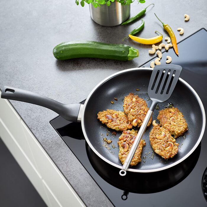 Лопатка 34 см с прорезями Basic Line Rosle