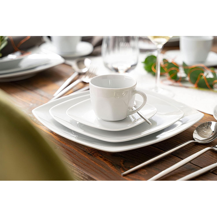 СПІВАЧКА Набір тарілок Striking 18 шт. , Порцеляновий набір посуду 6 персон, Посуд можна мити в посудомийній машині, Посуд з обідніми тарілками та глибокими тарілками, Посуд квадратний білий, Столовий сервіз сучасний (комбінований сервіз 30 шт. )