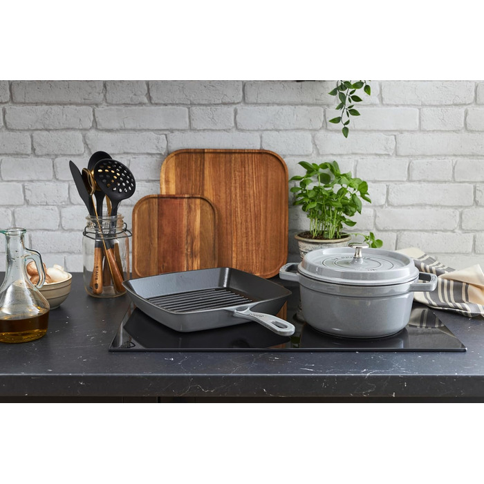 Чавунна жаровня/кокотниця STAUB, кругла, 8,35 л, функція Ароматичний дощ для оптимального зволоження, для всіх типів плит, в т.ч. індукційних та духових, (графітовий сірий, 18 см)