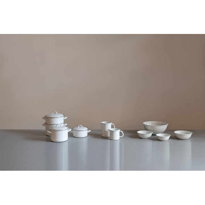 Каструля з кришкою, КЛАСИЧНА- БІЛА, діаметр 20 см, ємність 2 літри, висота 13,6 см, емаль, біла, індукційна, 0130-033